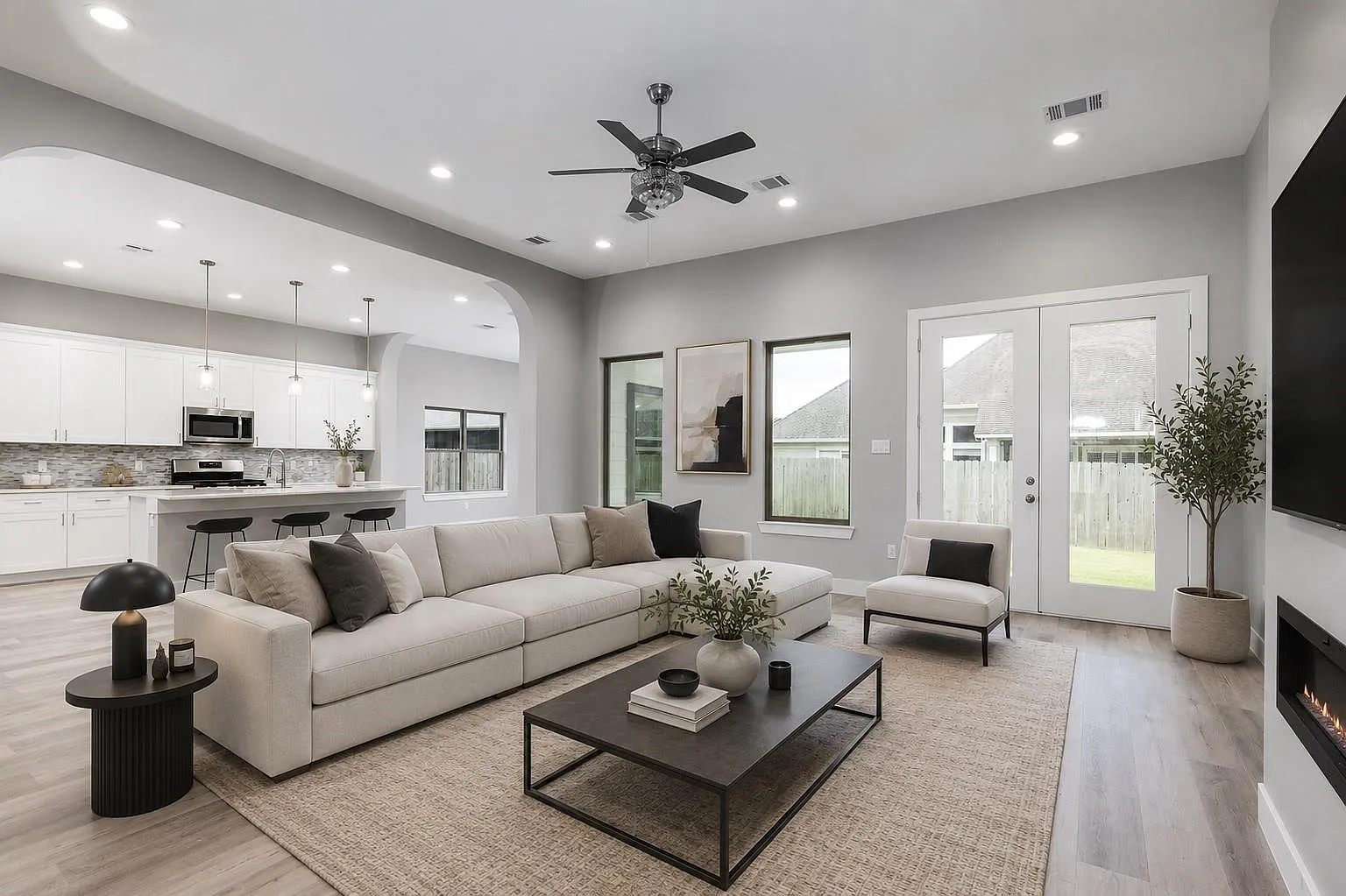 3 bed, 2.5 bath, 2067 sqft, $3,000 — Photo 4