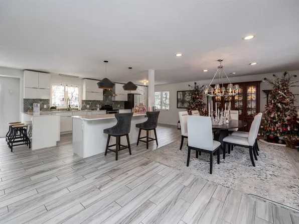 10498 Ricardo Rd, Clive, IA 50325