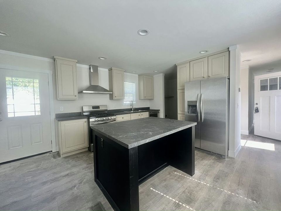1st image of 901 Lake Elmo Ave N #Aehvro