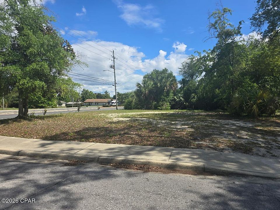 1st image of 831 N Cove Blvd