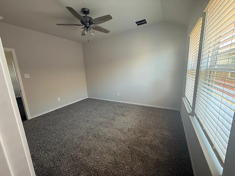 305 Randall Pl — Photo 8