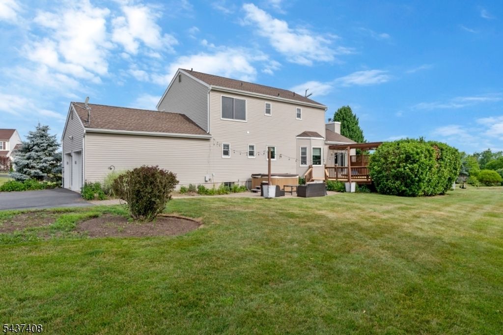1 Pegasus Ct, Ringoes, NJ - View 2