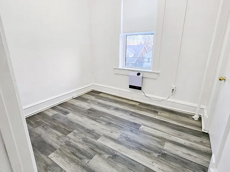 303 E Washington St #5 — Photo 7
