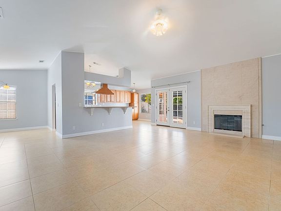3rd image of 741 Autumn Moon Dr