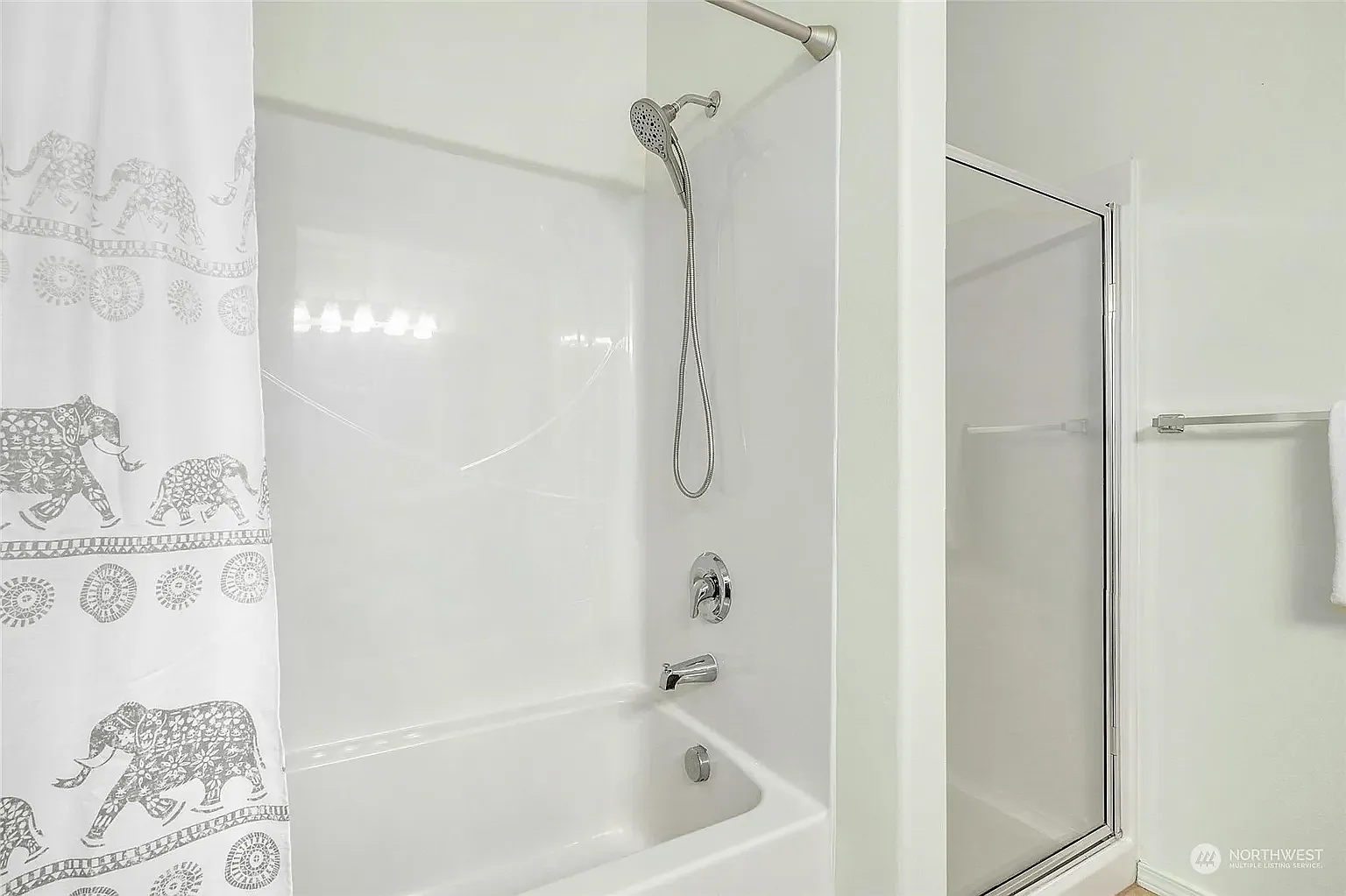 3 bed, 2.5 bath, 1741 sqft, $3,500 — Photo 2