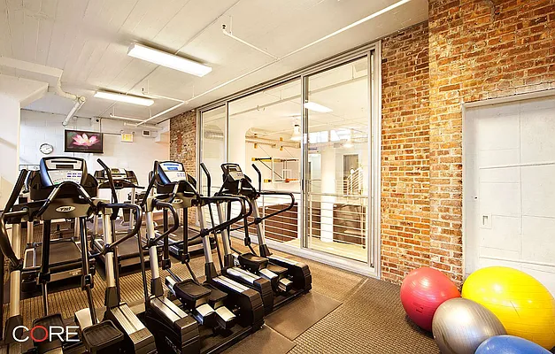 Rented by CORE | media 18