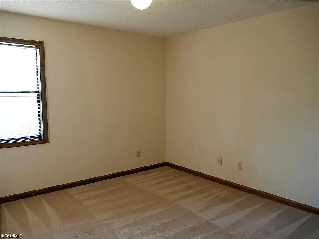 2 bed, 1118 sqft, $1,200 — Photo 4
