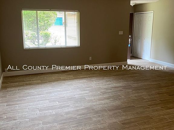 3rd image of 8526 Iveywood Ave