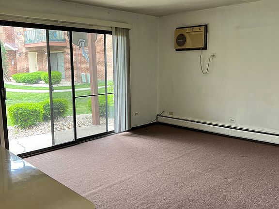 4th image of 15718 Lake Dr #1