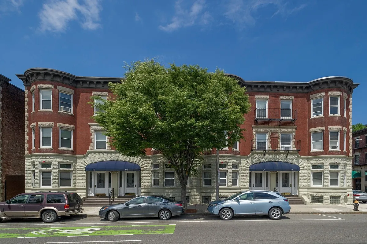 Building Photo - 67 Brighton Ave #4R