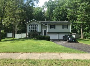 17 Alderbrook Rd, Essex Jct, VT 05452