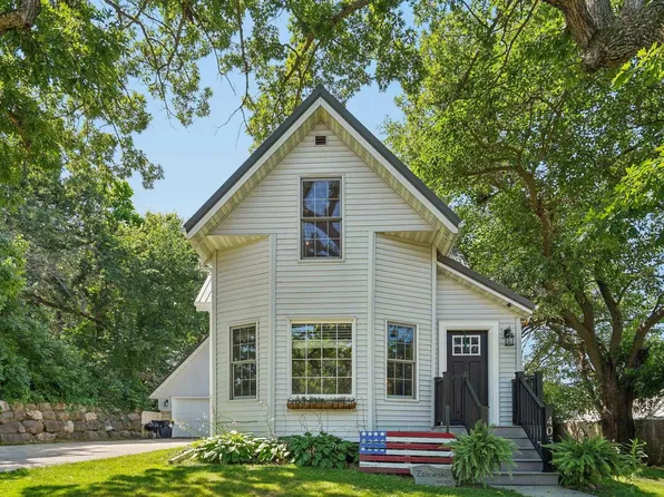 403 E Walnut St, North Freedom, WI 53951