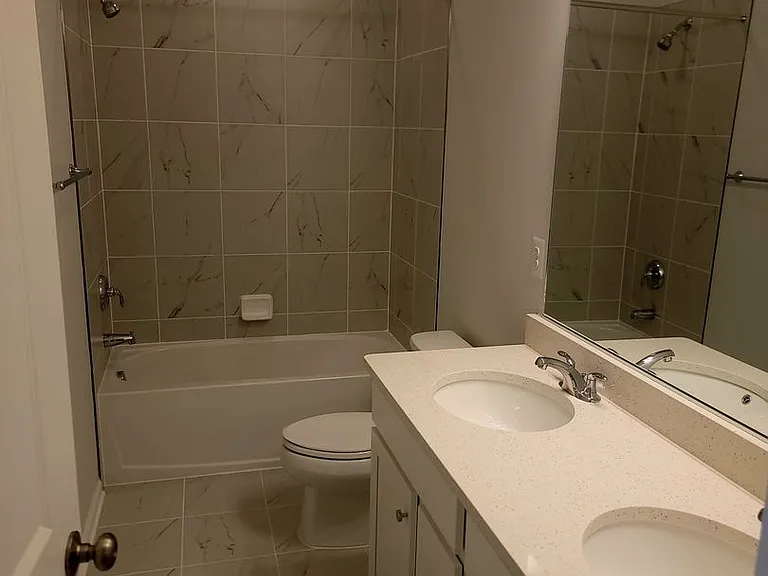 642 Brookwood Glen Ter #B — Photo 26