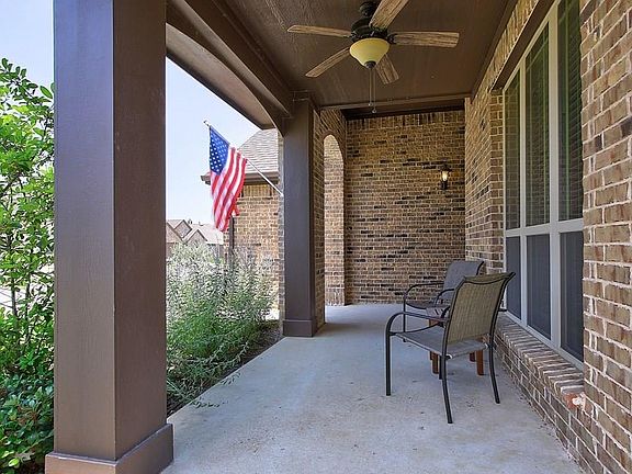 5th image of 1009 Freesia Dr