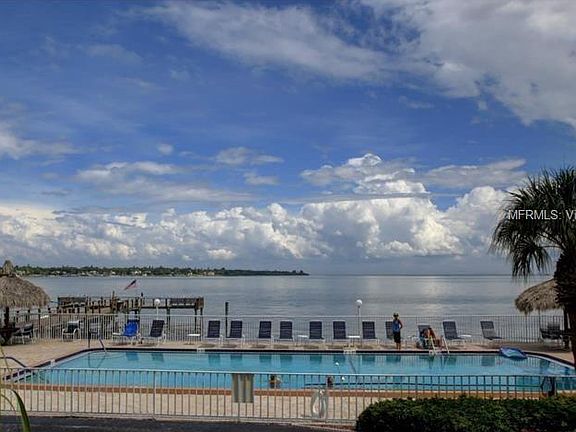 3rd image of 7432 Sunshine Skyway Ln S APT 201