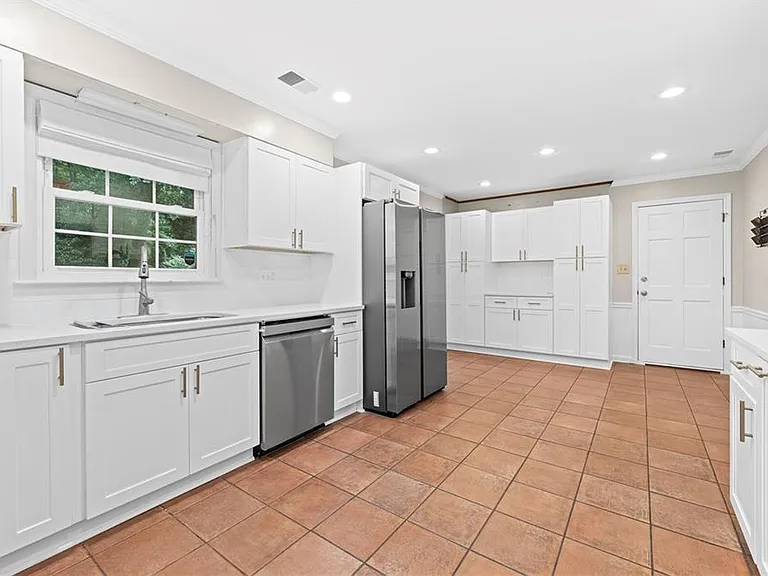4496 Windsor Oaks Dr — Photo 18