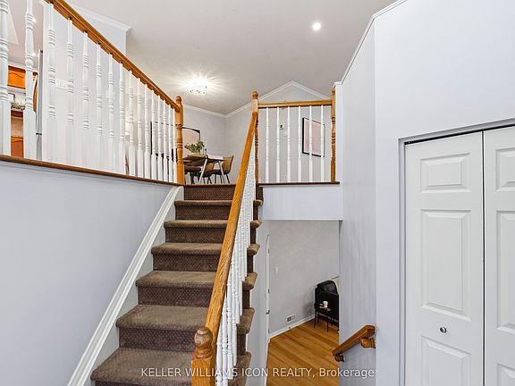 5th image of 125 Castle Glen Cres