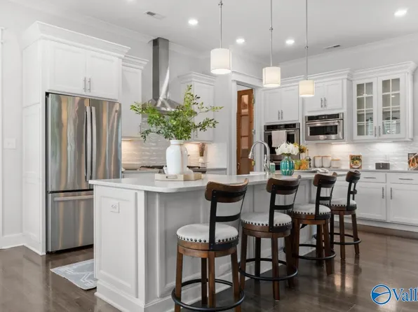 109 Hillcrest Ave NW, Huntsville, AL 35806