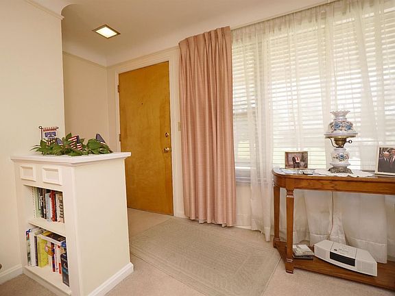 4th image of 3862 Sharonview Dr