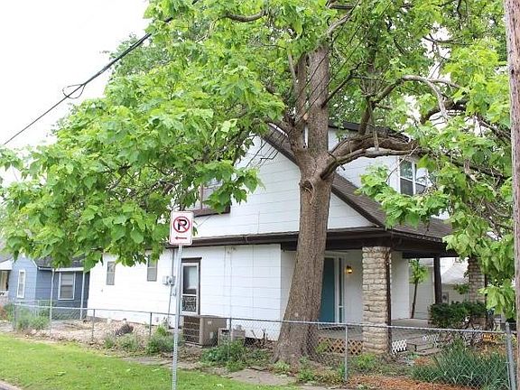 2nd image of 201 E Insley Ave