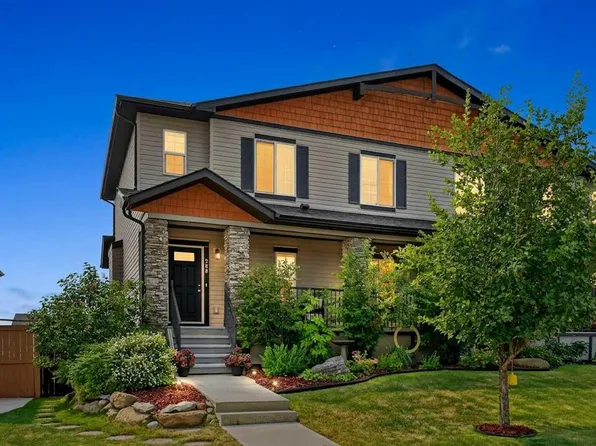 268 Rainbow Falls Grn, Chestermere, AB T1X 0S4