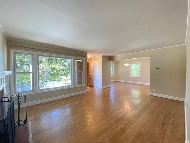 1st image of 605 W 39th Ave