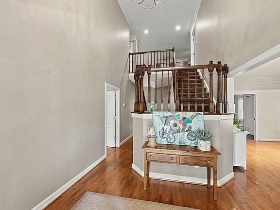 5th image of 455 Forrest Park Cir