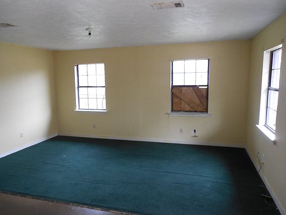 Additional Living Room