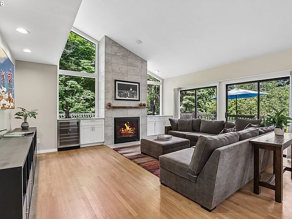 4th image of 3101 SW Cascade Dr