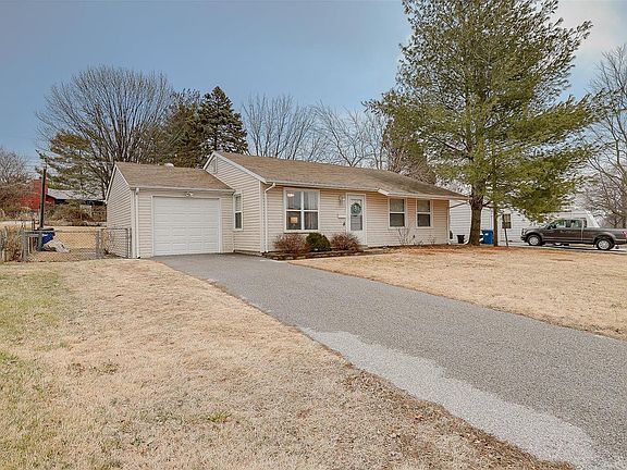 4th image of 12230 Fleetwood Pl