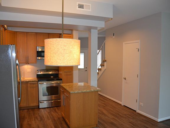 3rd image of 1528 Darien Lake Dr