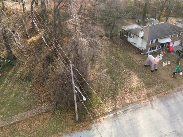 11239 E Smart Ave, Independence, MO 64054