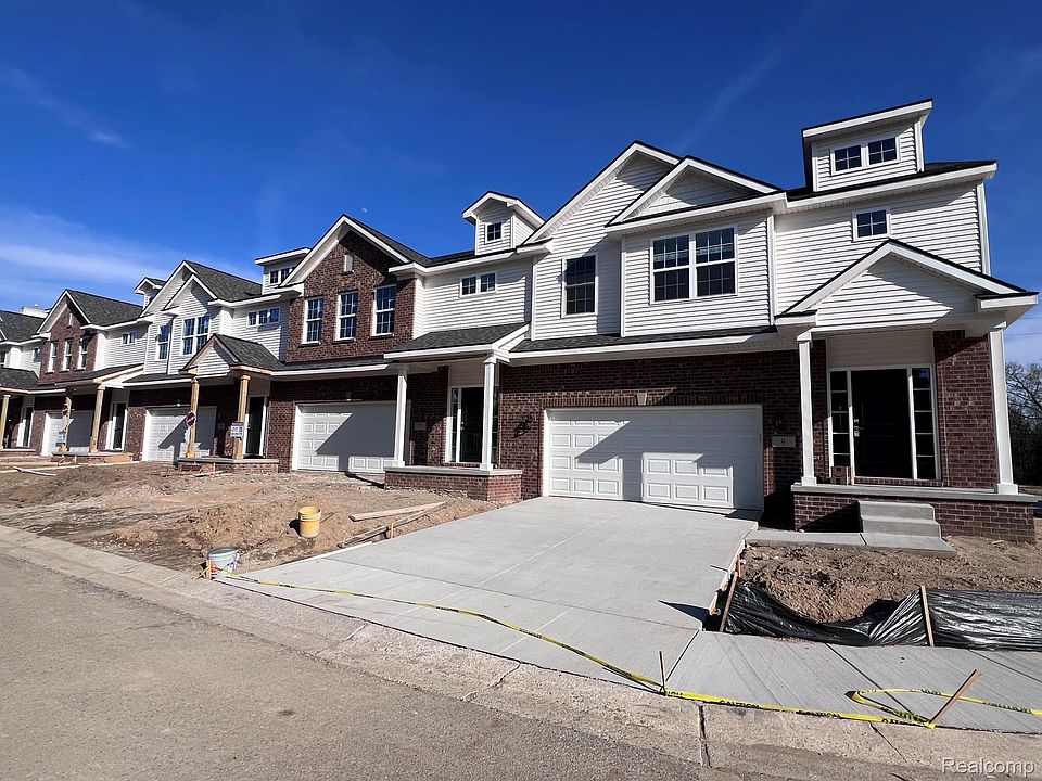 1st image of 9 Grandview Cir #68