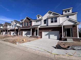 9 Grandview Cir #68, White Lake, MI 48386