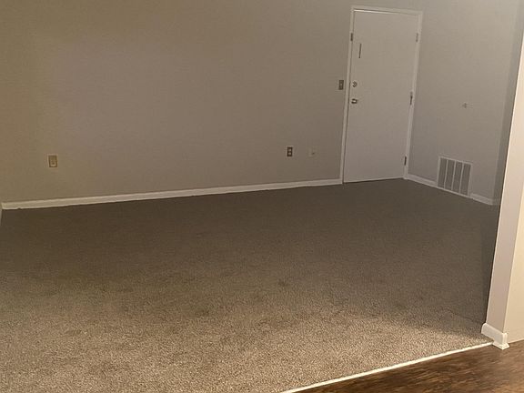3rd image of 3323 Breckenridge Ln APT 4