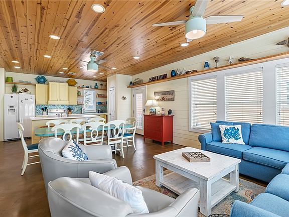 3rd image of 301 E Avenue C #2