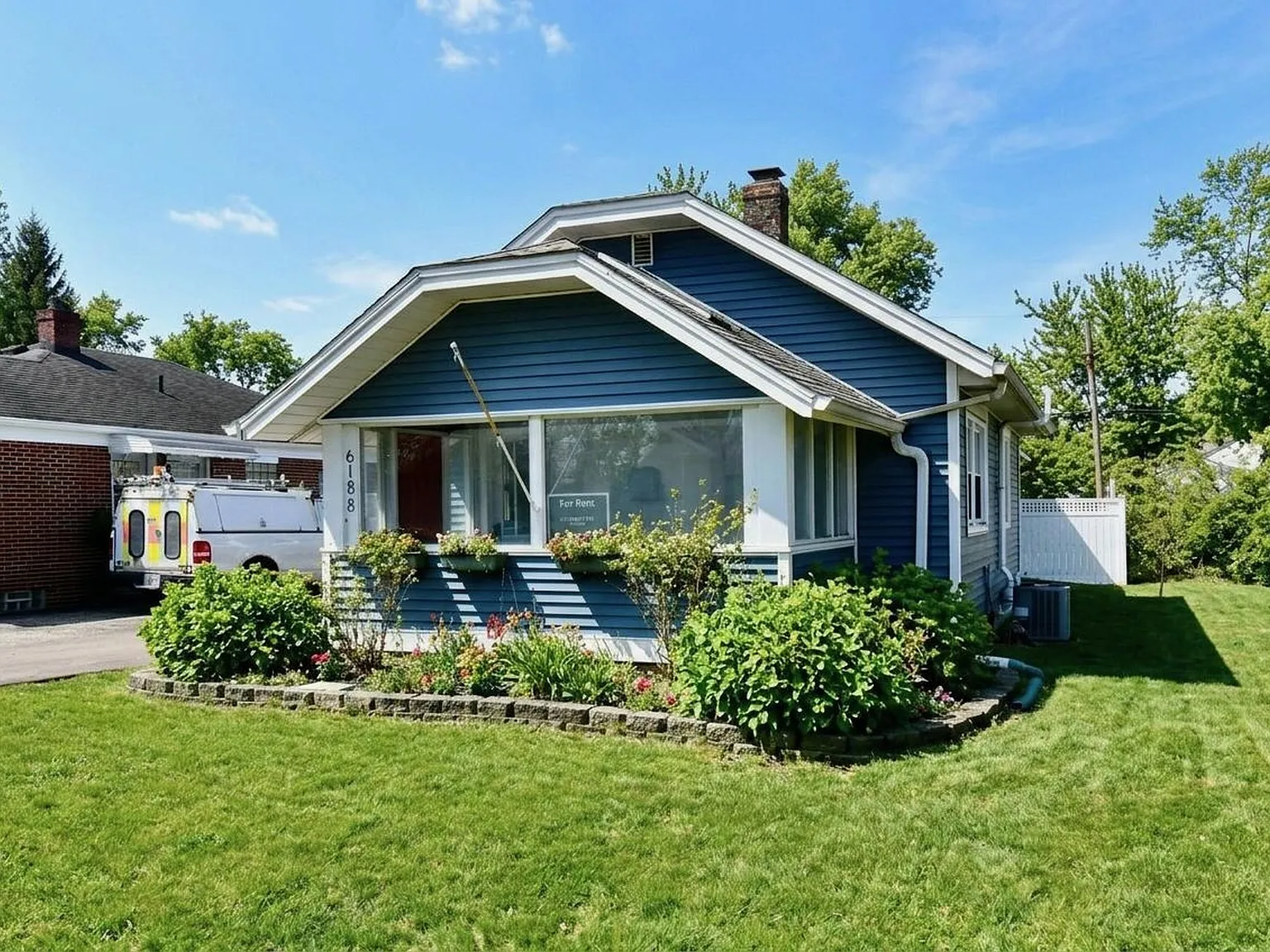 2 bed, 850 sqft, $1,995 — Photo 3