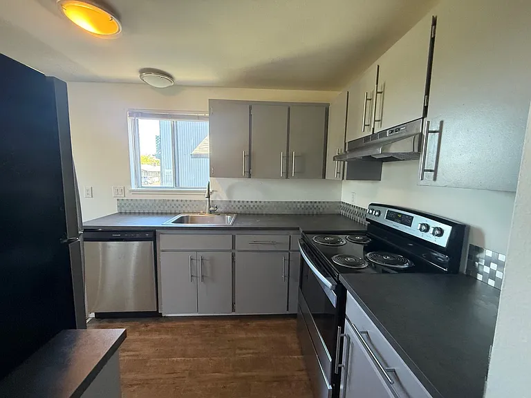 301-415 NE 104th Ave — Photo 14