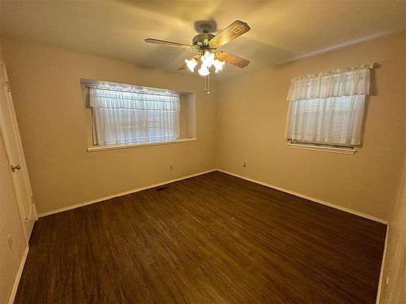 4th image of 1004 SW 67th St