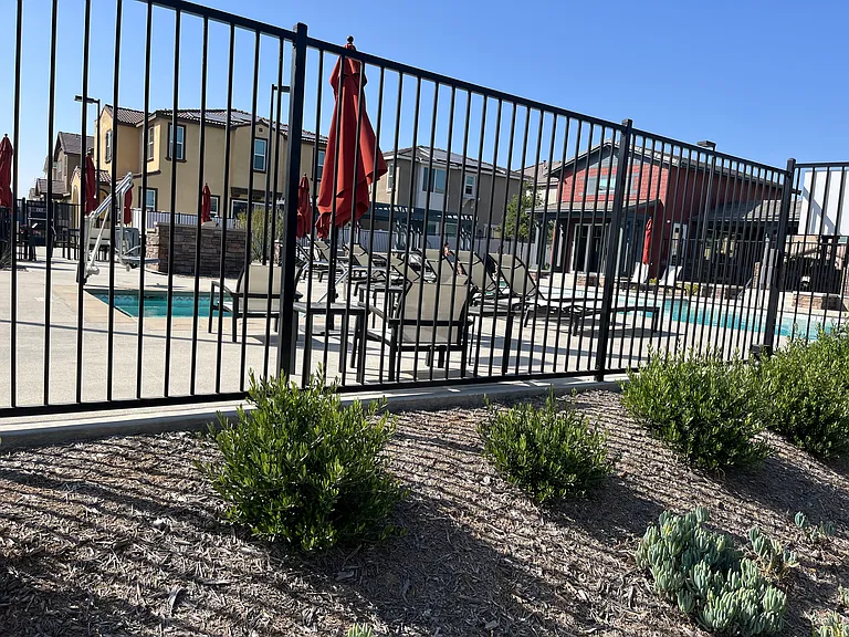 28019 Oakdale Dr — Photo 31