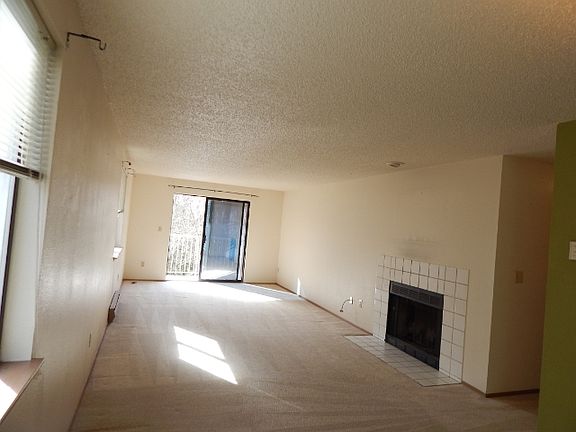 3rd image of 1231 SW 132nd Ln APT 1013