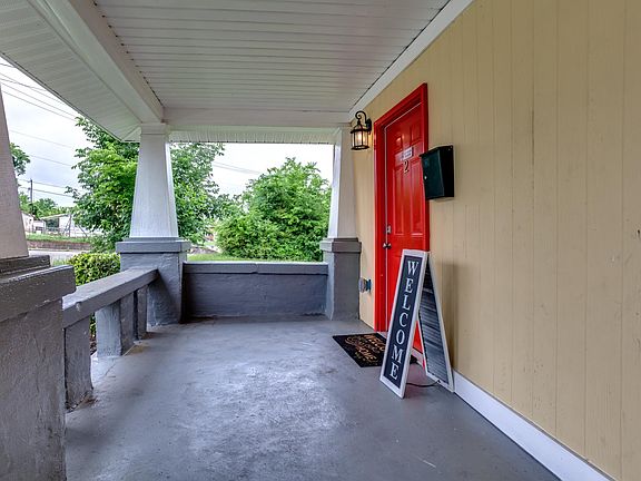 3rd image of 2206 Parkview Ave #1