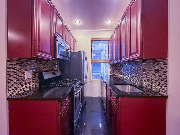 3rd image of 3026 31st St #1R