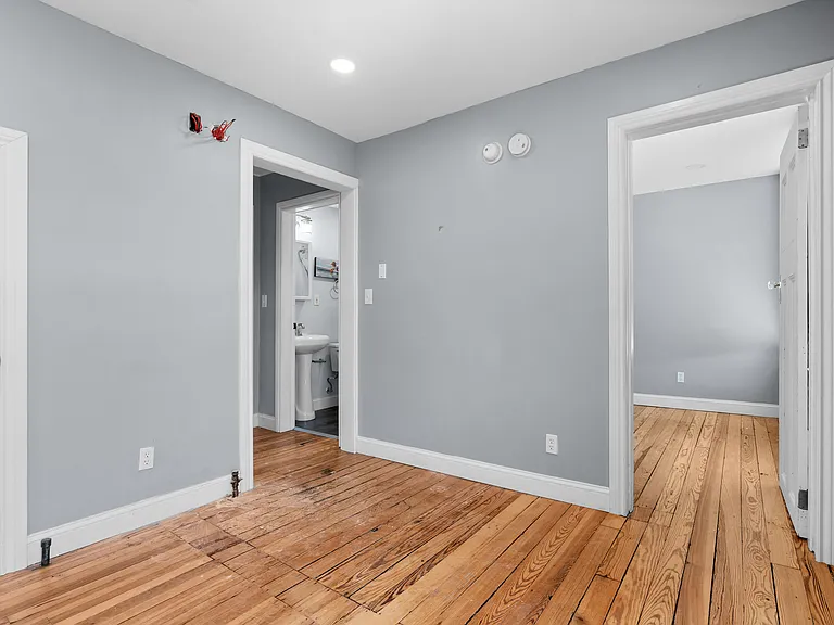 296 Main St #7 — Photo 3