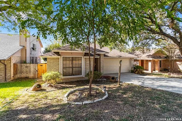 3 bed, 2.0 bath, 1606 sqft, $1,975 — Photo 2