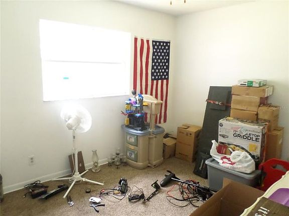 4th image of 308 W Carver St