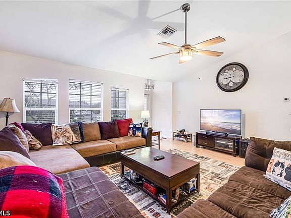 4th image of 715 Zephyr Ave