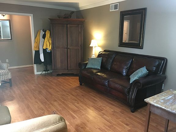 2nd image of 1421 Heritage Dr