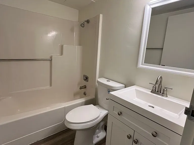 Sycamore Place Apartments — Photo 83