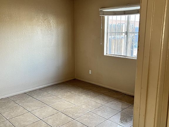 5th image of 1423 S Highland Ave